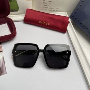 <AUTHENTIC>Gucci Oversized Black Square Sunglasses